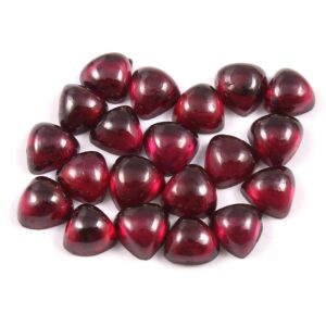 Garnet Cabochon, Natural Garnet Triangle Shape Cabochons, Garnet Gemstone Cabochons, Red Garnet Trillion Shape Cabochons 4 MM 20 Pc